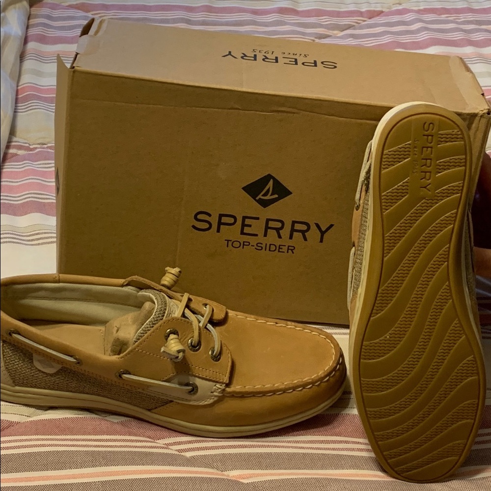 Brand new pair of Sperry shoes. Never worn!